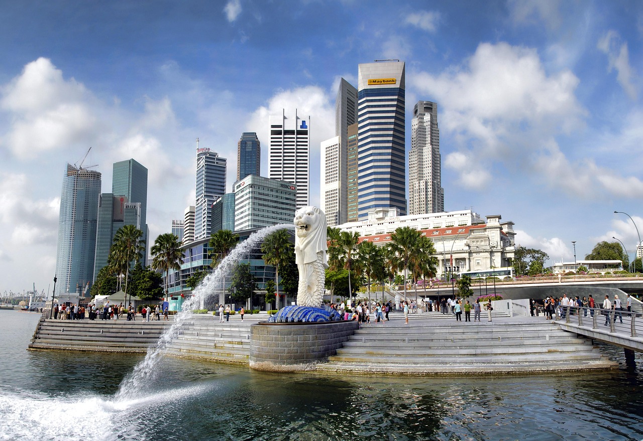 Marina Bay mit Blick auf die Stadt
